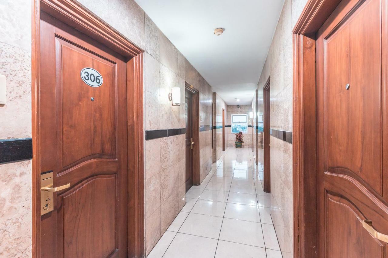 Oyo 1475 Alia Matraman Syariah Near Rs Premier Jatinergara Hotel Jakarta Luaran gambar