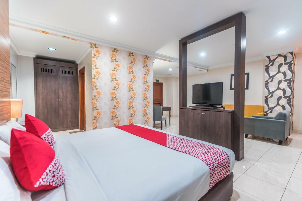 Oyo 1475 Alia Matraman Syariah Near Rs Premier Jatinergara Hotel Jakarta Luaran gambar